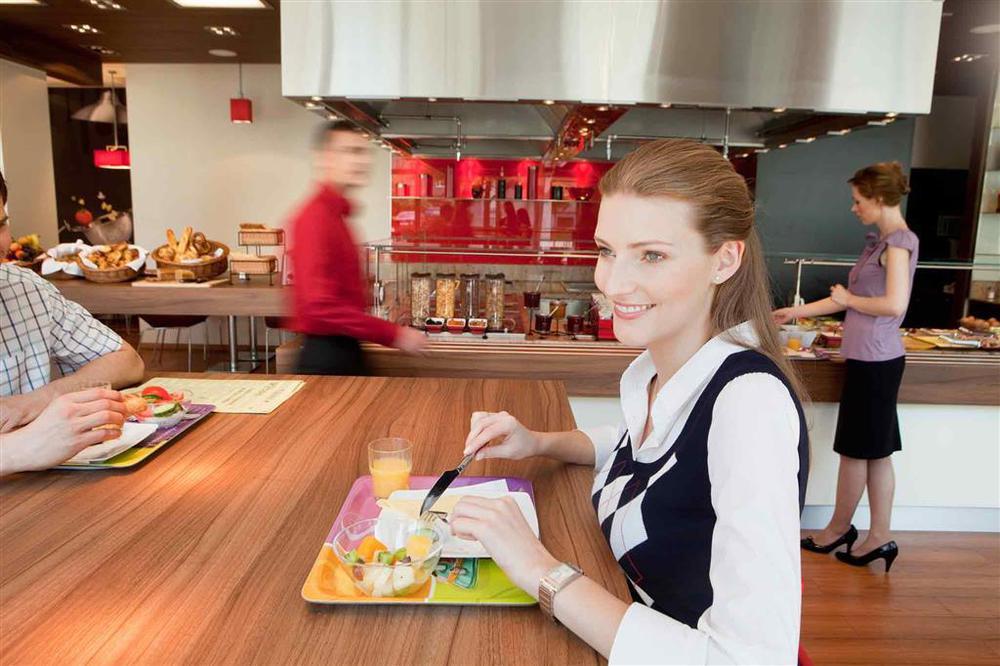 Hotel Ibis Kielce Centrum Restaurant photo